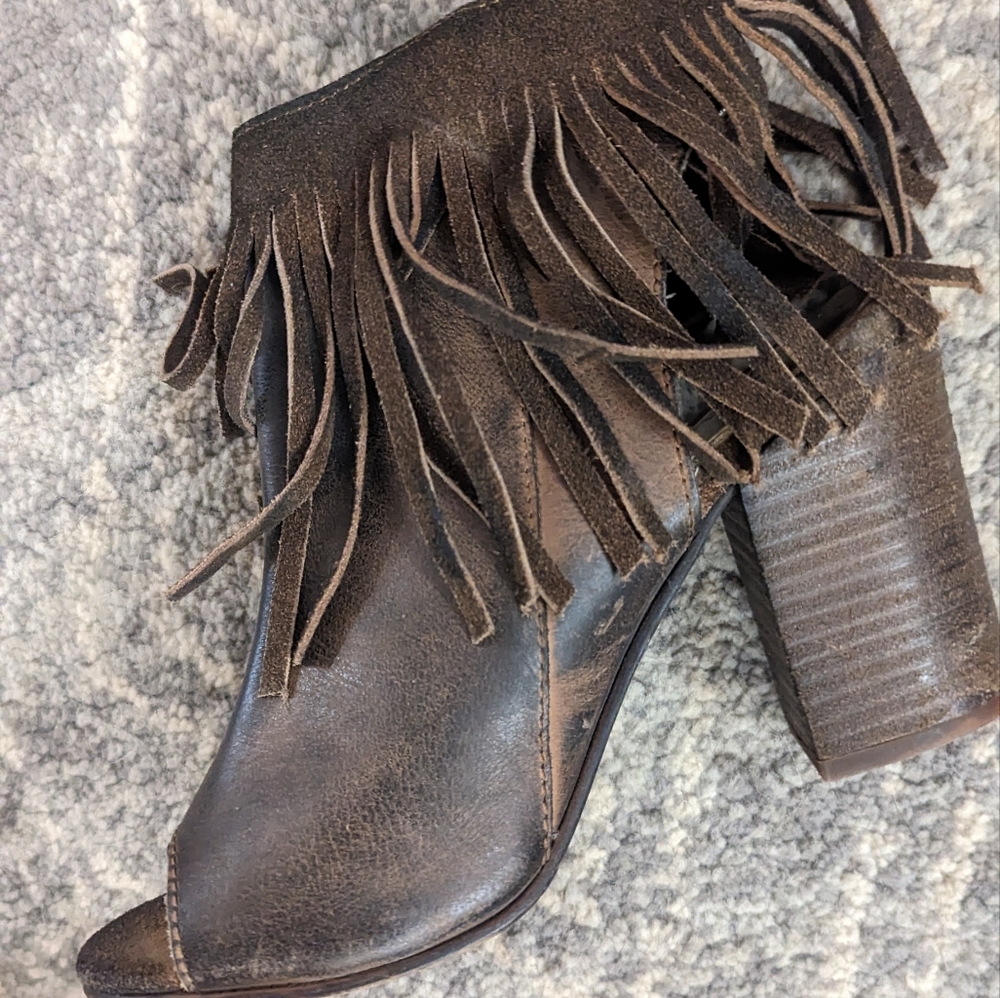 Diba True Size 7 fringe booties